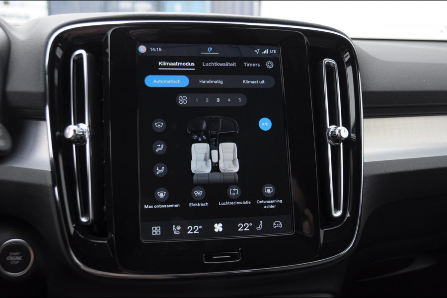 Volvo XC40 211PK Automaat B4 Plus Dark / Trekhaak / Navigatie / Adaptive Cruise / Harman Kardon / Stuur- & Stoelverwarming / Elektrische achterklep / Achteruitrijcamera / Elektrische stoelverst. met geheugen