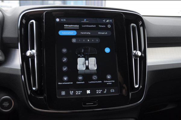 Volvo XC40 211PK Automaat B4 Plus Dark / Trekhaak / Navigatie / Adaptive Cruise / Harman Kardon / Stuur- & Stoelverwarming / Elektrische achterklep / Achteruitrijcamera / Elektrische stoelverst. met geheugen