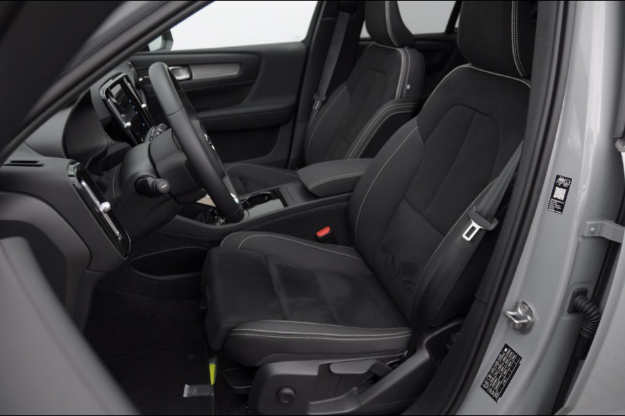 Volvo EX40 252PK Automaat Single Motor Extended Range Plus Panoramadak / Apple Carplay / Android Auto / Harman kardon audio / Adaptive cruise control / Pilot assist / Lichtmetalen velgen /
