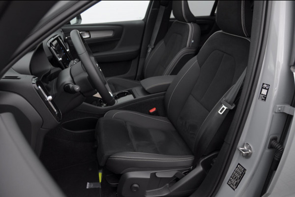 Volvo EX40 252PK Automaat Single Motor Extended Range Plus Panoramadak / Apple Carplay / Android Auto / Harman kardon audio / Adaptive cruise control / Pilot assist / Lichtmetalen velgen /