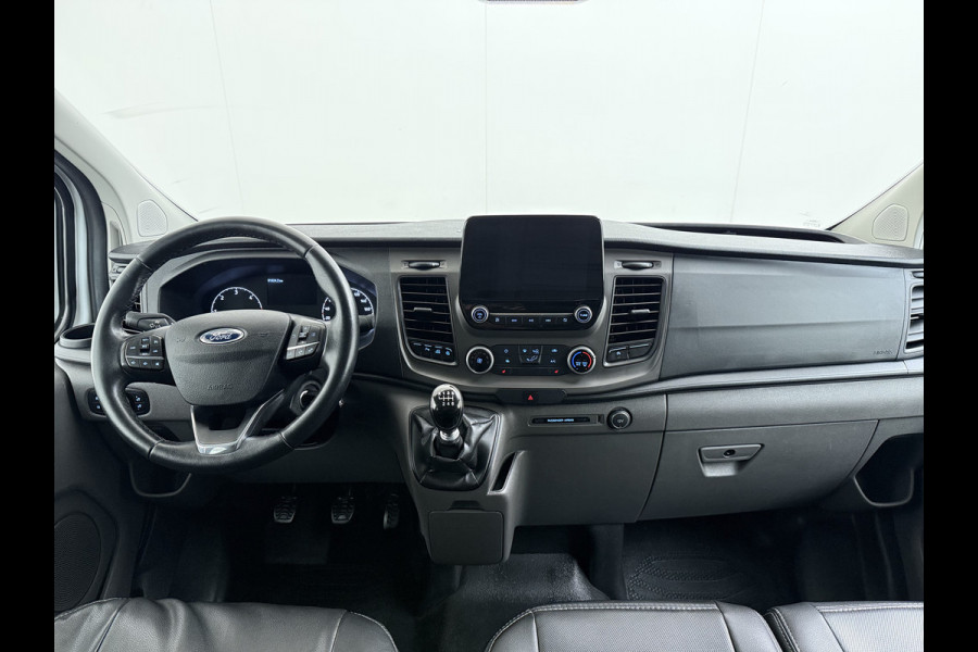 Ford Transit Custom 300 2.0TDCI L2H1 Dubbele Cabine 6-Persoons Trekhaak Navi Camera Cruise Control Imperiaal Airco Stoelverwarming Pdc DC DAB Bluetooth Betonplex Vloer Wandbetimmering 2.750KG Trekgewicht Origineel Nederlandse Auto