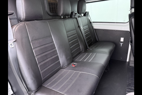 Ford Transit Custom 300 2.0TDCI L2H1 Dubbele Cabine 6-Persoons Trekhaak Navi Camera Cruise Control Imperiaal Airco Stoelverwarming Pdc DC DAB Bluetooth Betonplex Vloer Wandbetimmering 2.750KG Trekgewicht Origineel Nederlandse Auto