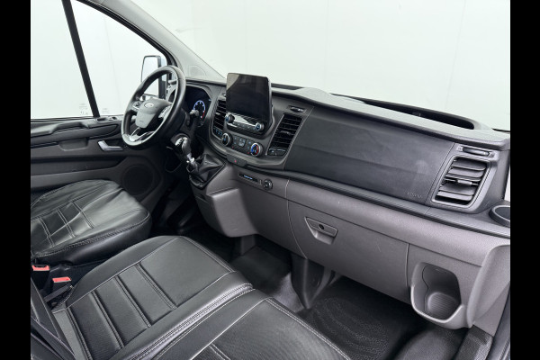 Ford Transit Custom 300 2.0TDCI L2H1 Dubbele Cabine 6-Persoons Trekhaak Navi Camera Cruise Control Imperiaal Airco Stoelverwarming Pdc DC DAB Bluetooth Betonplex Vloer Wandbetimmering 2.750KG Trekgewicht Origineel Nederlandse Auto