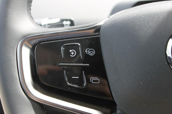 Volvo EX30 Single Motor Ext Range Plus Black Ed Europa 69 kWh 20" Lichtmetalen velgen, Google Infotainment, Getinte ramen vanaf de B-Stijl, Verwarmbare voorstoelen, Parkeersenoren