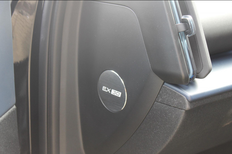 Volvo EX30 Single Motor Ext Range Plus Black Ed Europa 69 kWh 20" Lichtmetalen velgen, Google Infotainment, Getinte ramen vanaf de B-Stijl, Verwarmbare voorstoelen, Parkeersenoren