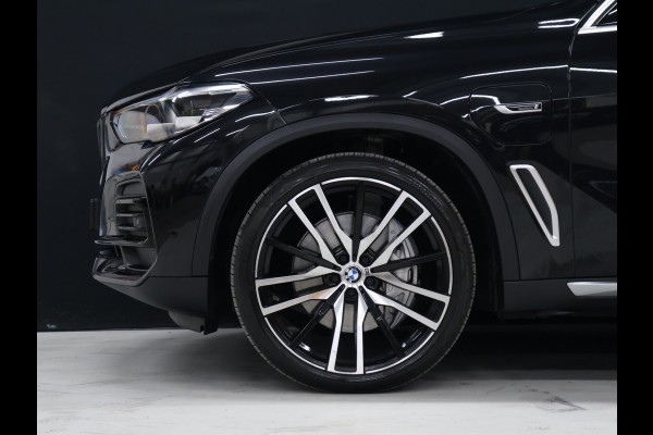 BMW X5 xDrive45e M Sport SOH 96% [SCHUIFKANTELDAK, APPLE CARPLAY, LUCHTVERING, MEMORY SEATS, CAMERA, ADAPTIVE CRUISE, STOELVERWARMING, ELEK. ACHTERKLEP,  NAVIGATIE, NIEUWSTAAT]