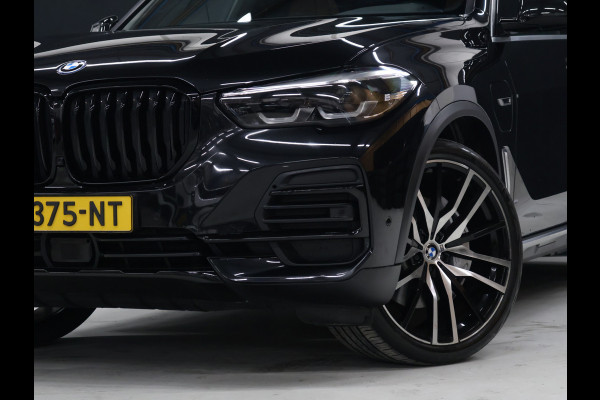 BMW X5 xDrive45e M Sport SOH 96% [SCHUIFKANTELDAK, APPLE CARPLAY, LUCHTVERING, MEMORY SEATS, CAMERA, ADAPTIVE CRUISE, STOELVERWARMING, ELEK. ACHTERKLEP,  NAVIGATIE, NIEUWSTAAT]
