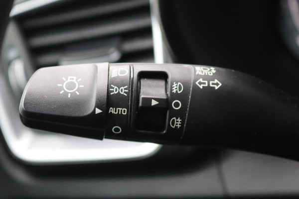 Kia Xceed 1.5 T-GDI 160PK Automaat Black Edition Memory-stoel/Elektr.-klep/Winter-pack