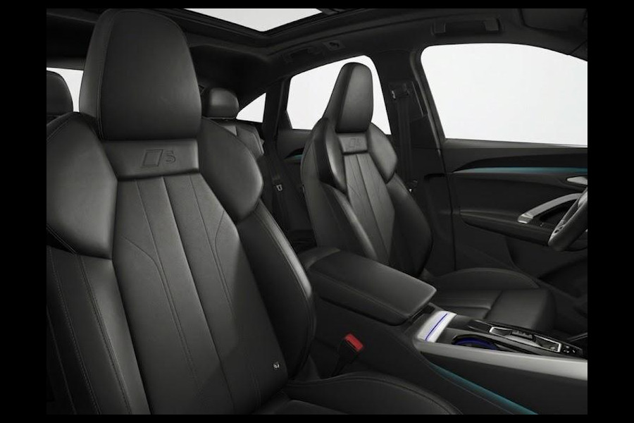 Audi Q5 Sportback S edition e-hybrid 299 pk | Techniekpakket plus | Panorama-glasdak | Adaptieve luchtvering | Optiekpakket zwart-glanzend |