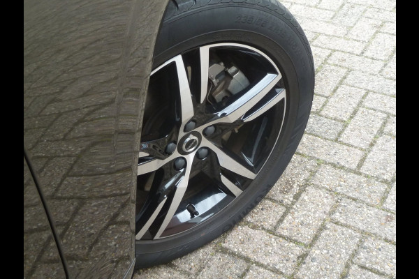 Volvo XC60 2.0 T6 Plug-in hybrid AWD R-Design|Panodak|Memory|Sportstoelen|Keyless-Entry|Facelift 12-2021|