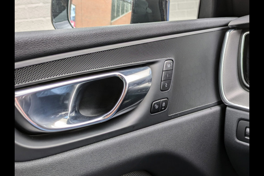Volvo XC60 2.0 T6 Plug-in hybrid AWD R-Design|Panodak|Memory|Sportstoelen|Keyless-Entry|Facelift 12-2021|