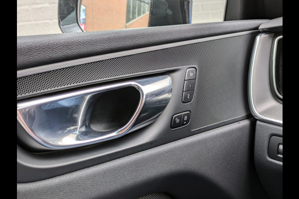 Volvo XC60 2.0 T6 Plug-in hybrid AWD R-Design|Panodak|Memory|Sportstoelen|Keyless-Entry|Facelift 12-2021|