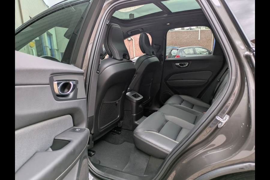 Volvo XC60 2.0 T6 Plug-in hybrid AWD R-Design|Panodak|Memory|Sportstoelen|Keyless-Entry|Facelift 12-2021|