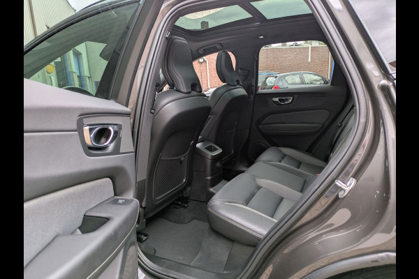 Volvo XC60 2.0 T6 Plug-in hybrid AWD R-Design|Panodak|Memory|Sportstoelen|Keyless-Entry|Facelift 12-2021|