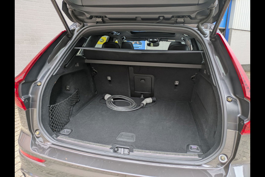 Volvo XC60 2.0 T6 Plug-in hybrid AWD R-Design|Panodak|Memory|Sportstoelen|Keyless-Entry|Facelift 12-2021|