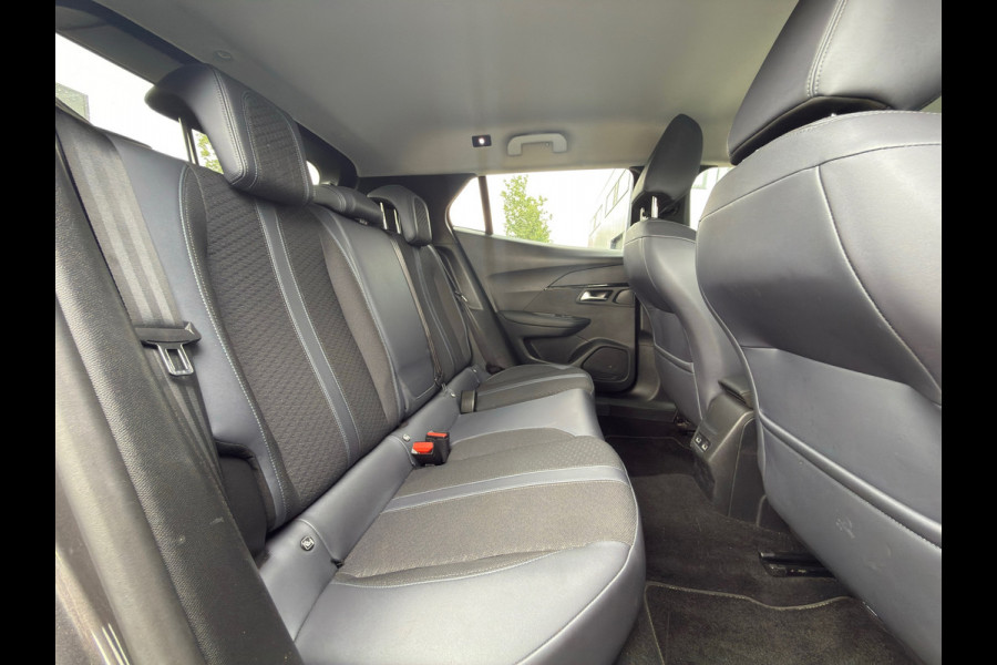 Peugeot 2008 1.2 PureTech Allure / 3D COCKPIT / CAMERA / CAM