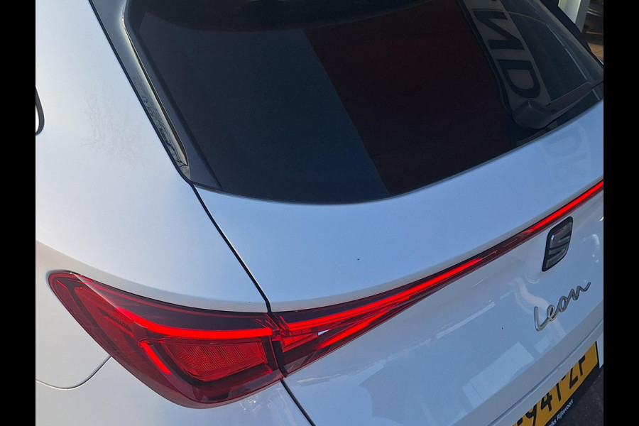 Seat Leon Sportstourer 1.5 TSI Style Launch Edition My 2021 | 18"LM all season | Trekhaak 1400kg | Full LED | Climate V=A | Navi |