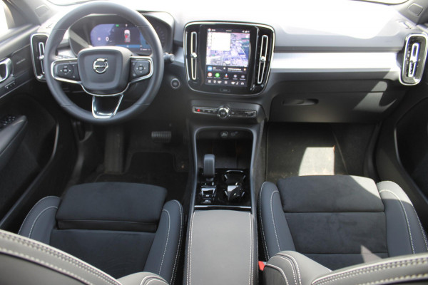 Volvo XC40 2.0 B4 Plus Dark