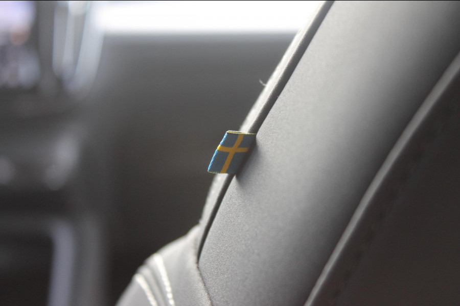 Volvo XC40 2.0 B4 Plus Dark