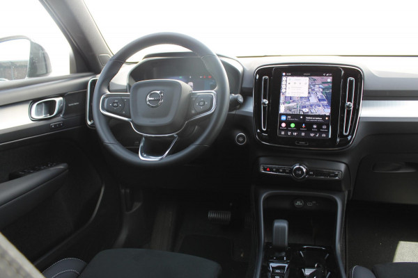 Volvo XC40 2.0 B4 Plus Dark