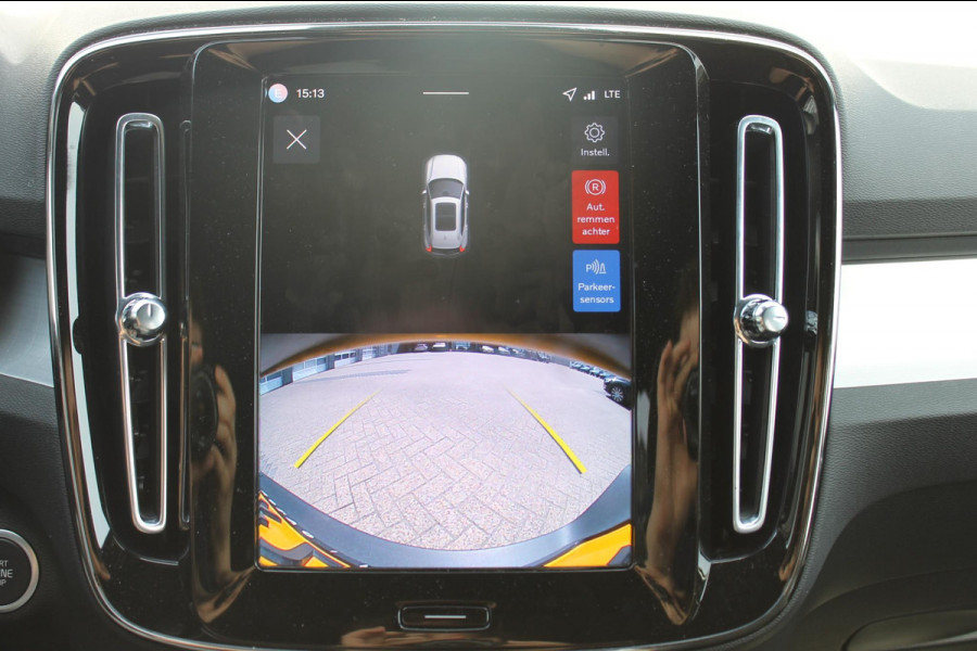 Volvo XC40 2.0 B4 Plus Dark