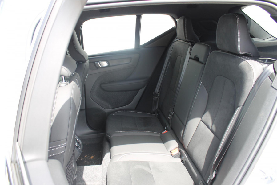 Volvo XC40 2.0 B4 Plus Dark