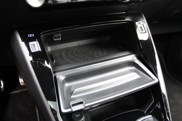 Peugeot 2008 1.2 PureTech 130PK GT-Line Automaat | 3D Cockpit | Leder | Panoramadak | Massage
