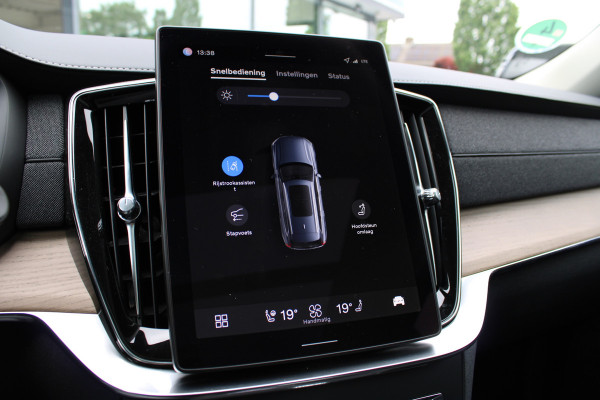 Volvo XC90 2.0 T8 Plug-in hybrid AWD Plus Bright | Luchtvering | Trekhaak | Panoramadak | 360 Camera