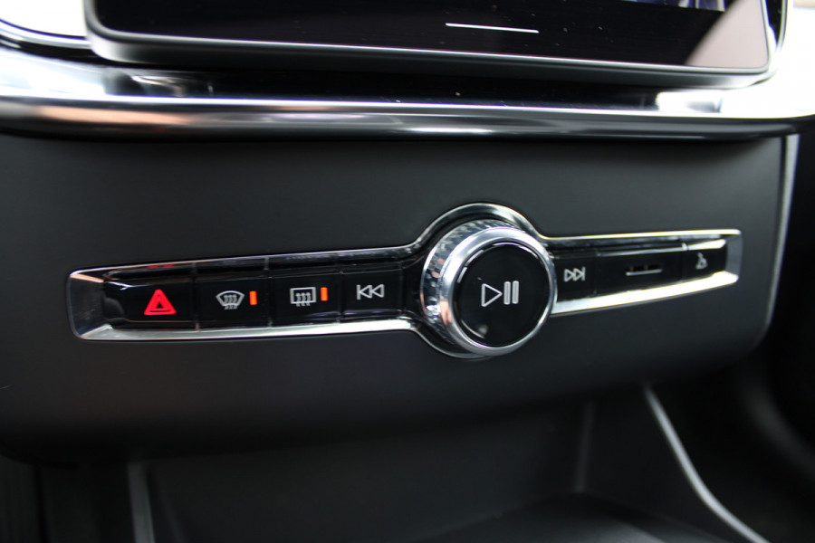 Volvo XC90 2.0 T8 Plug-in hybrid AWD Plus Bright | Luchtvering | Trekhaak | Panoramadak | 360 Camera