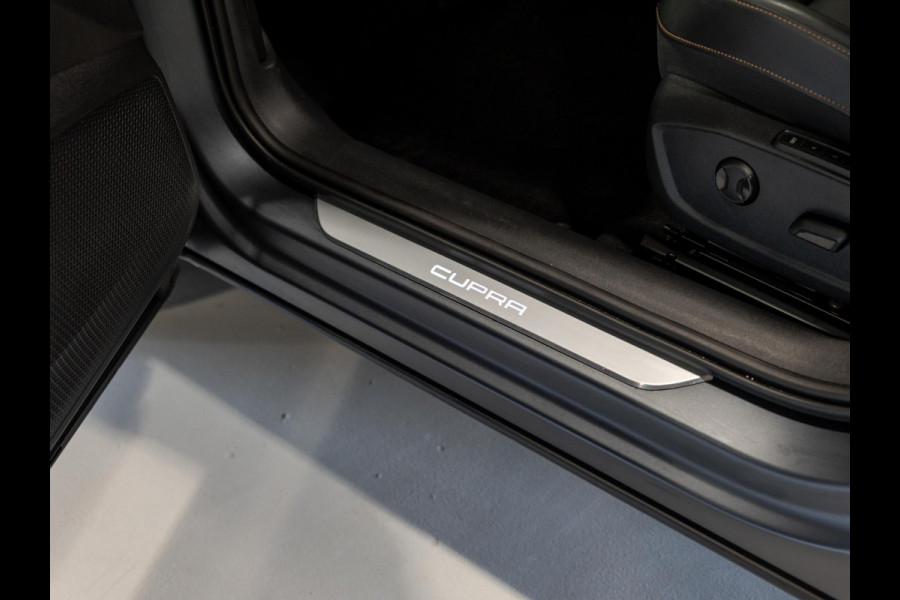 CUPRA Formentor 1.5 TSI 150pk / Trekhaak / Lederen bekleding / Apple carplay / Memory stoelen / Adaptieve cruise control /