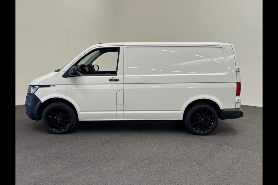 Volkswagen Transporter 2.0 TDI L1H1 30 Comfortline Airco Cruise Control Trekhaak Apple Carplay Parkeersensoren