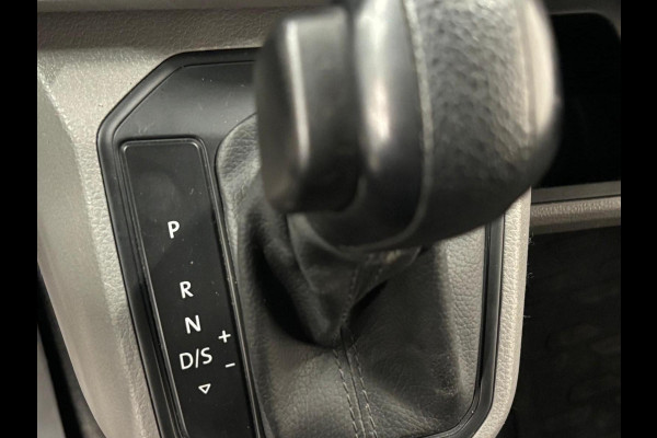 Volkswagen Transporter 2.0 TDI L1H1 30 Comfortline Airco Cruise Control Trekhaak Apple Carplay Parkeersensoren