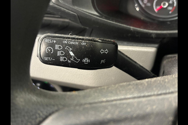 Volkswagen Transporter 2.0 TDI L1H1 30 Comfortline Airco Cruise Control Trekhaak Apple Carplay Parkeersensoren