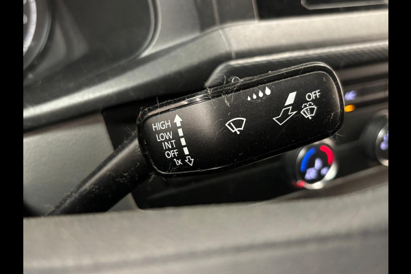 Volkswagen Transporter 2.0 TDI L1H1 30 Comfortline Airco Cruise Control Trekhaak Apple Carplay Parkeersensoren