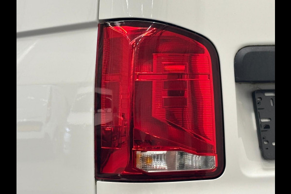 Volkswagen Transporter 2.0 TDI L1H1 30 Comfortline Airco Cruise Control Trekhaak Apple Carplay Parkeersensoren
