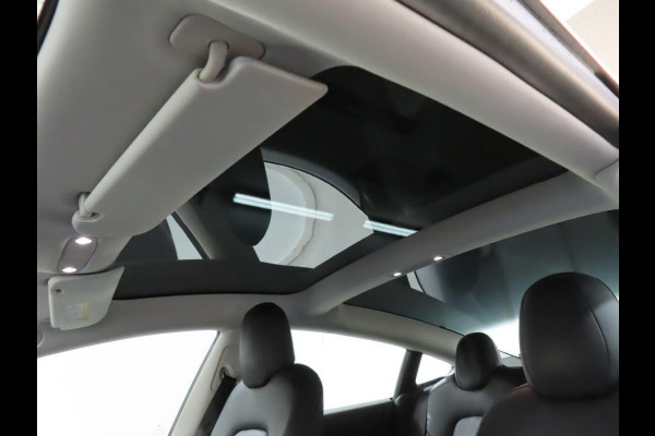 Tesla Model 3 Standard RWD Plus 60 kWh SOH 93% Airco ECC Navigatie Parkeersensoren Camera Adaptive Cruise Leder Panoramadak
