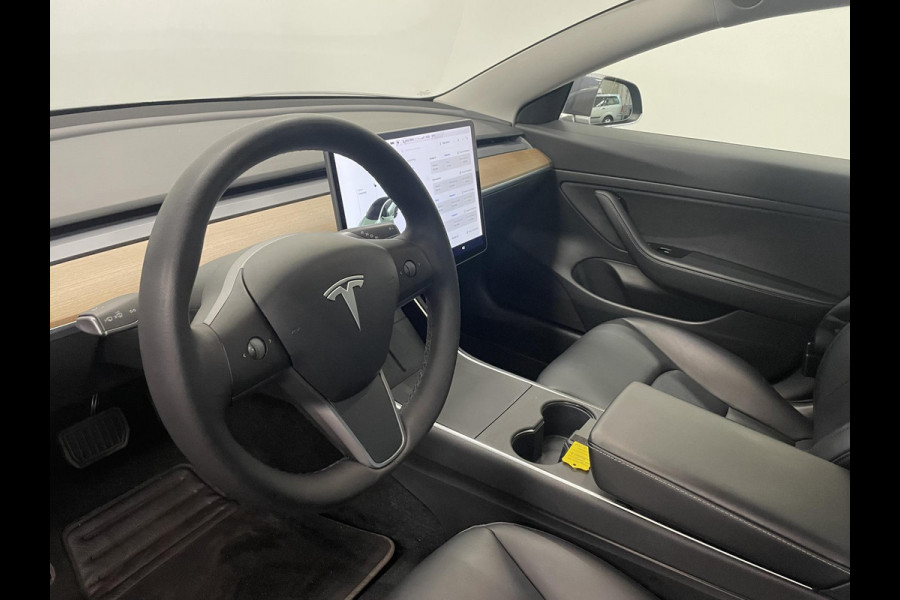 Tesla Model 3 Standard RWD Plus 60 kWh SOH 93% Airco ECC Navigatie Parkeersensoren Camera Adaptive Cruise Leder Panoramadak