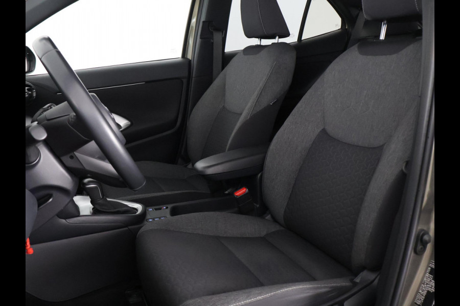 Toyota Yaris Cross 1.5 HYBRID DYNAMIC BLACKLINE GARANTIE 11-2032 . NAVIGATIE . ADAPTIEVE CRUISE CONTROL . SAFETY LOCK