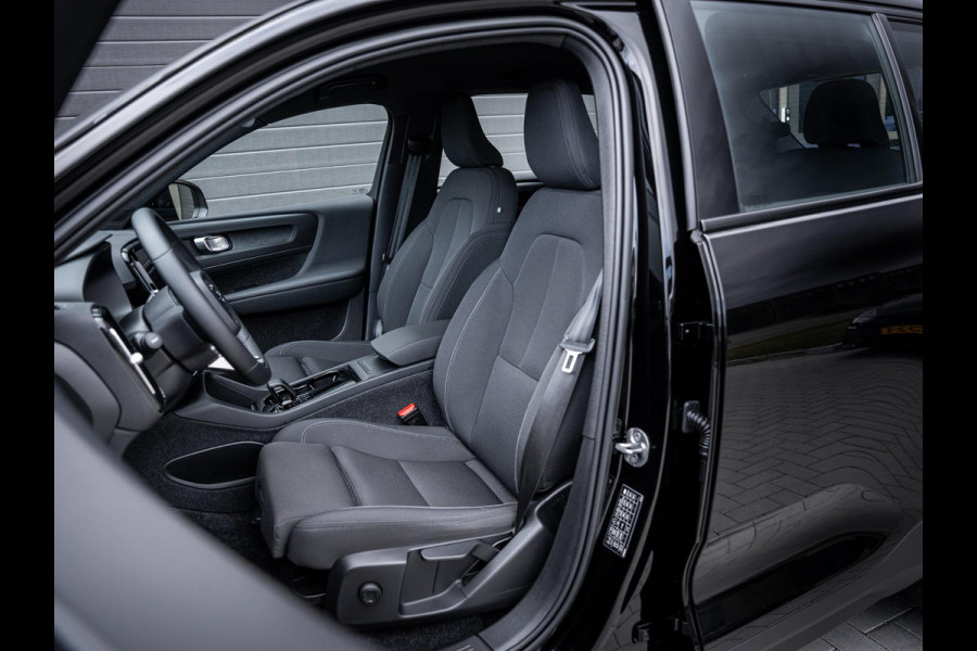 Volvo XC40 Recharge Plus 70kWh - R-Design l 96% SOH l Warmtepomp l Trekhaak l Camera