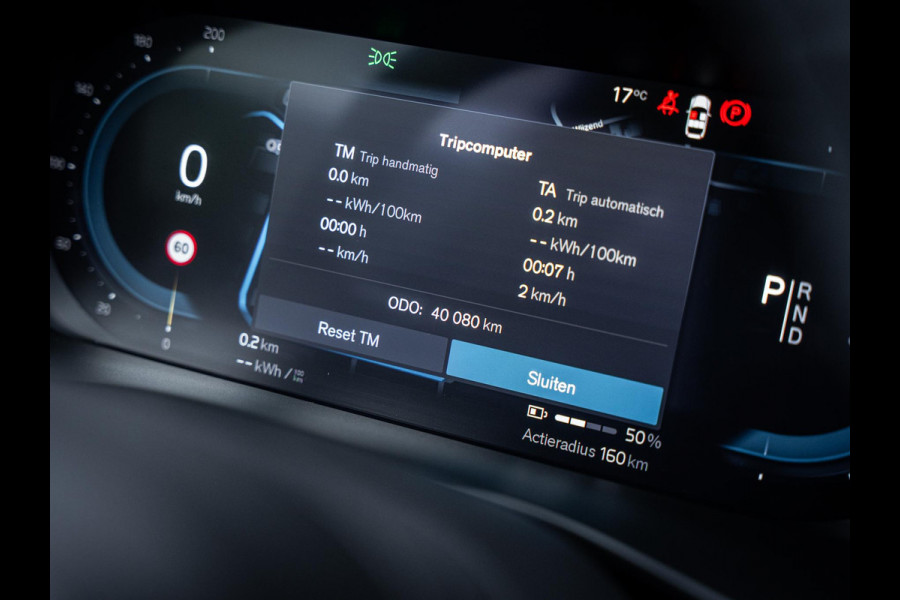 Volvo XC40 Recharge Plus 70kWh - R-Design l 96% SOH l Warmtepomp l Trekhaak l Camera