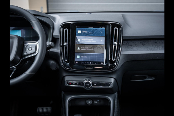 Volvo XC40 Recharge Plus 70kWh - R-Design l 96% SOH l Warmtepomp l Trekhaak l Camera