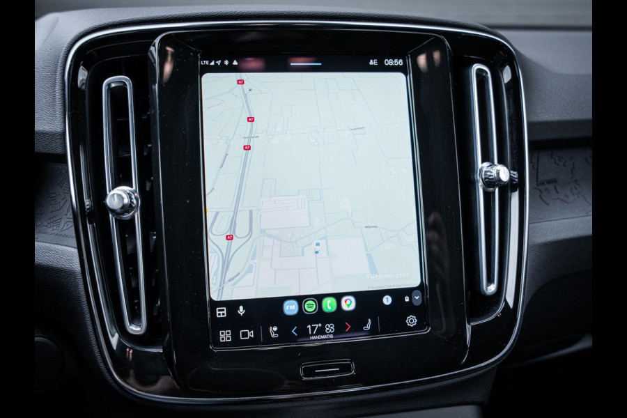 Volvo XC40 Recharge Plus 70kWh - R-Design l 96% SOH l Warmtepomp l Trekhaak l Camera