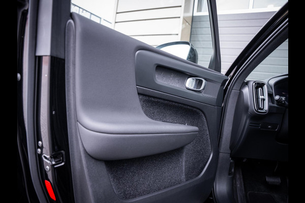 Volvo XC40 Recharge Plus 70kWh - R-Design l 96% SOH l Warmtepomp l Trekhaak l Camera
