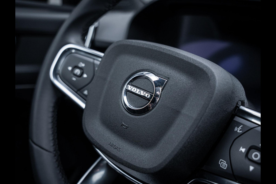 Volvo XC40 Recharge Plus 70kWh - R-Design l 96% SOH l Warmtepomp l Trekhaak l Camera