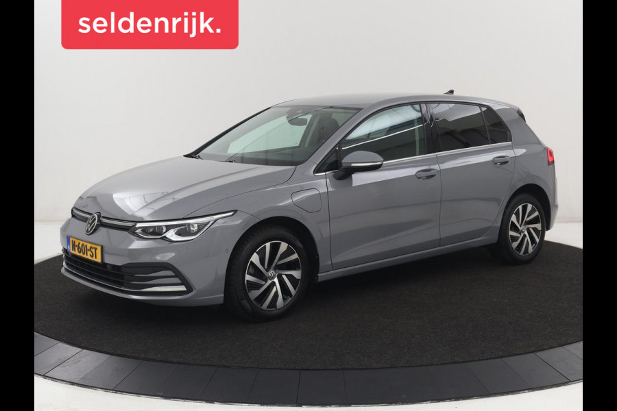 Volkswagen Golf 1.4 eHybrid Style | SOH 88,8% | Head-Up | Stoelverwarming | Trekhaak | Sfeerverlichting | Massage | Camera | Keyless | Matrix LED | Carplay | Adaptive cruise | Memory | Climate control | PHEV | Plug In