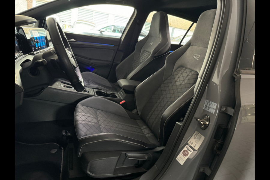 Volkswagen Golf 1.5 eTSI R-Line Pano|Trekhaak|Camera|IQ Light