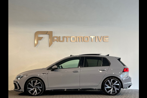 Volkswagen Golf 1.5 eTSI R-Line Pano|Trekhaak|Camera|IQ Light