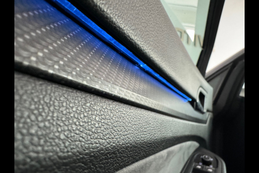 Volkswagen Golf 1.5 eTSI R-Line Pano|Trekhaak|Camera|IQ Light