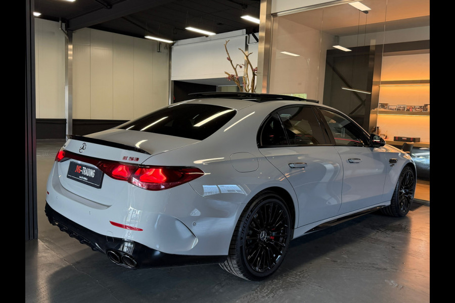 Mercedes-Benz E-Klasse AMG 53 4MATIC+ Night Edition alpin grijs garantie