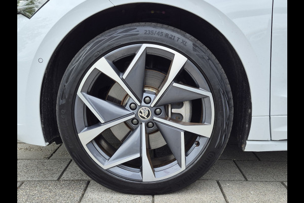 Škoda ENYAQ Coupé iV BWJ 2022 | 80 RS | PANO | LEER | TREKHAAK | 21'' LMV | NAVI | CARPLAY | CAMERA A |